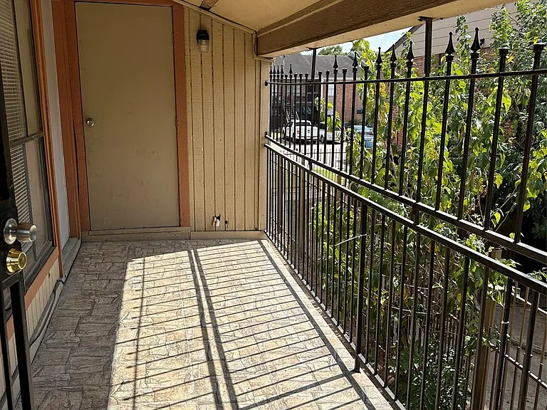 10100 S Gessner Rd #212 — Photo 14