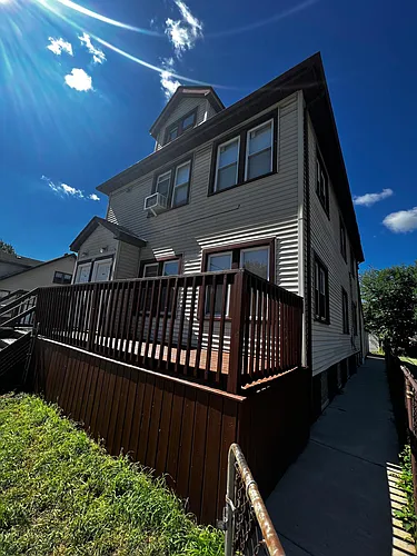 136 Batavia St Photo 1