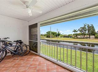 300 Valley Stream Dr #10D, Naples, FL 34113