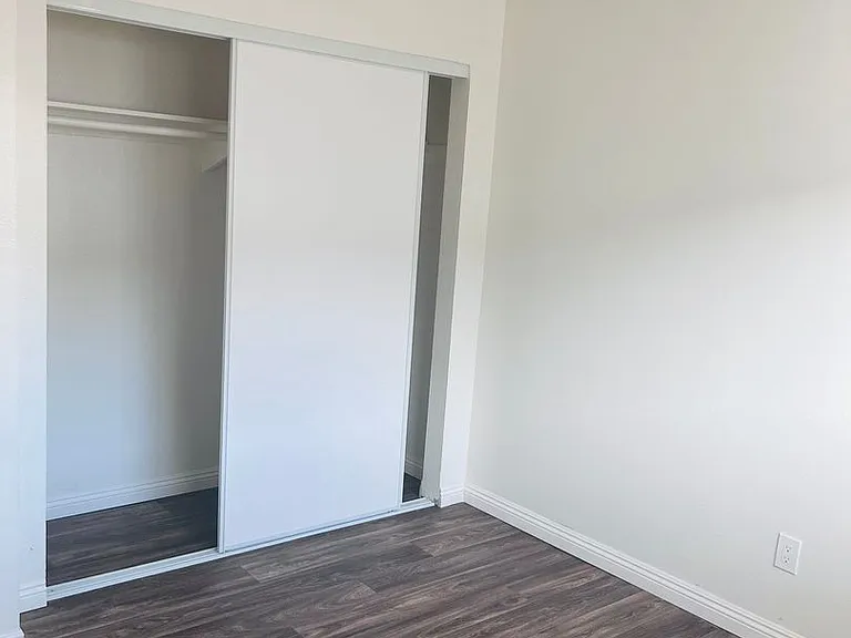 Oak Valley Apartments — Photo 54
