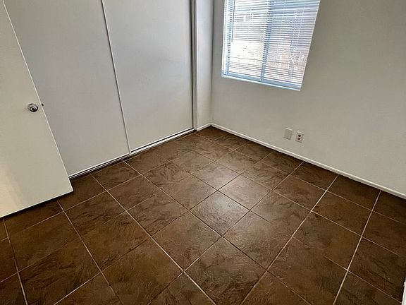 5th image of 36801 Camden Ct