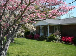 101 Pennwood Ln, Greenville, SC 29609