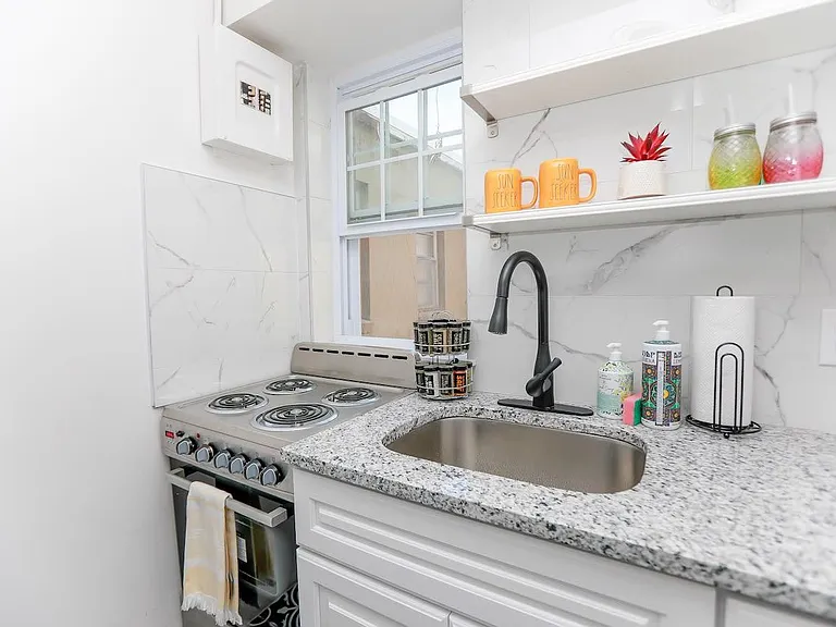 1827 E Ocean View Ave — Photo 3