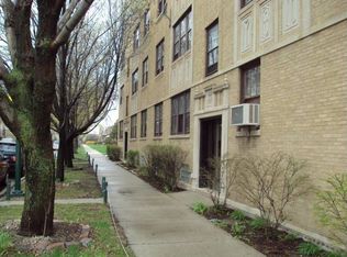 2408 W Grace St, Chicago, IL 60618