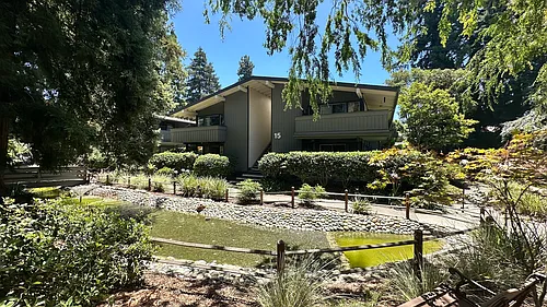 Buckingham Dr Photo 1