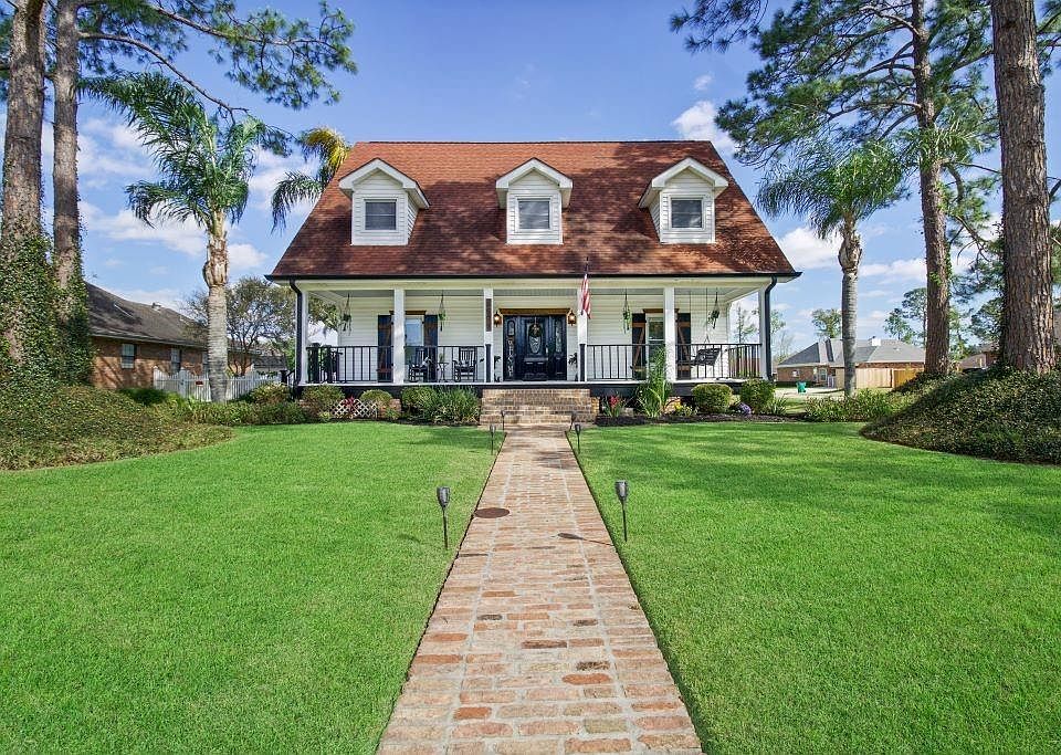 1st image of 2609 Cypress Lawn Dr