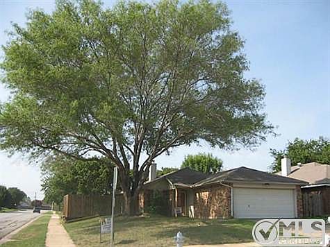 1st image of 414 Valley Mills Dr