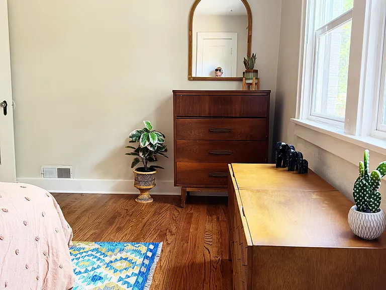 640 W Orman Ave — Photo 2