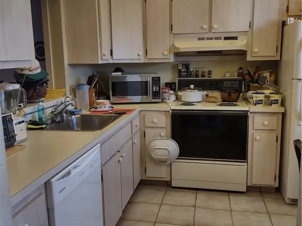 (undisclosed Address), North Miami Beach, FL 33160