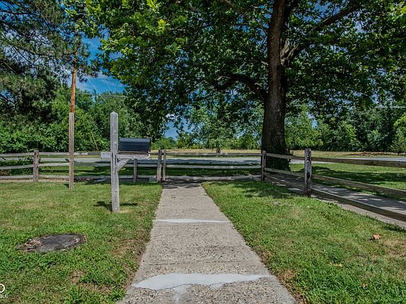 2nd image of 4216 Moller Rd