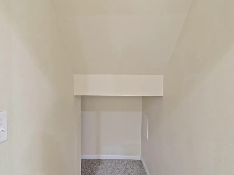 13697 Karen St — Photo 24