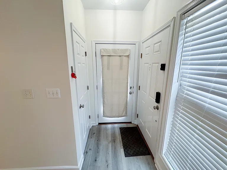 4652 Lawton Way — Photo 2