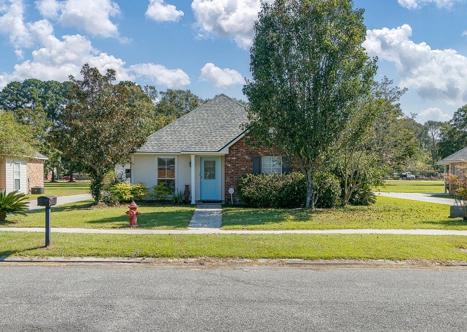 1st image of 224 S Daphne Dr