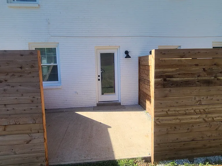 2130 Sharondale Dr #F — Photo 8