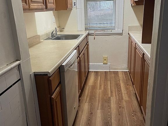 3rd image of 25 Hatherly Rd #1