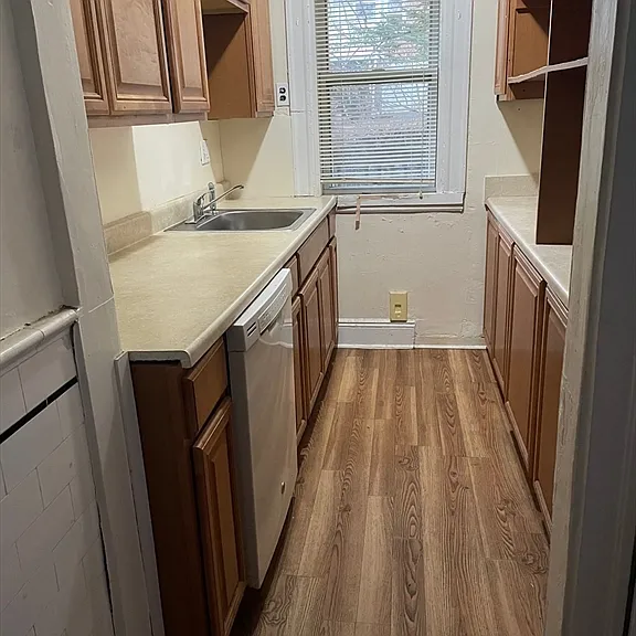 25 Hatherly Rd #1 — Photo 3