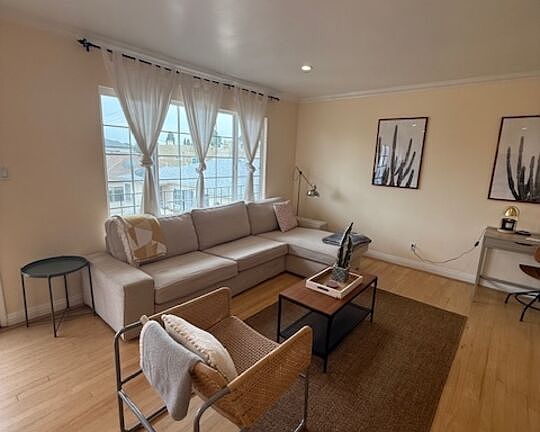 4th image of 1028 12th St APT 9