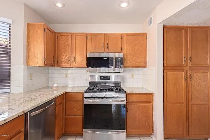 1326 W Clear Spring Dr — Photo 15
