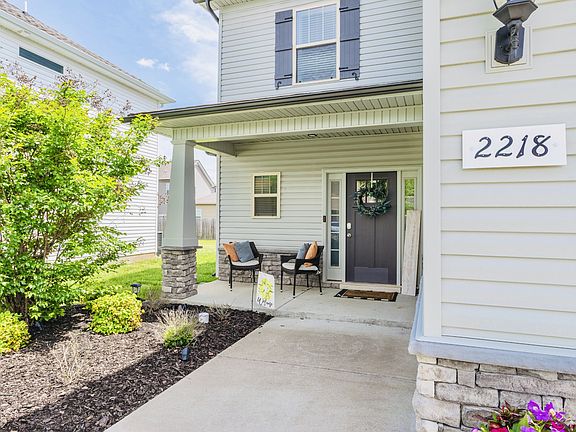 4th image of 2218 Oak Dr