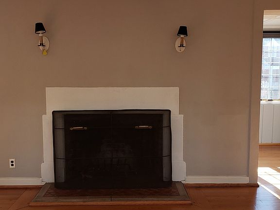 4th image of 1910 Randolph St NE