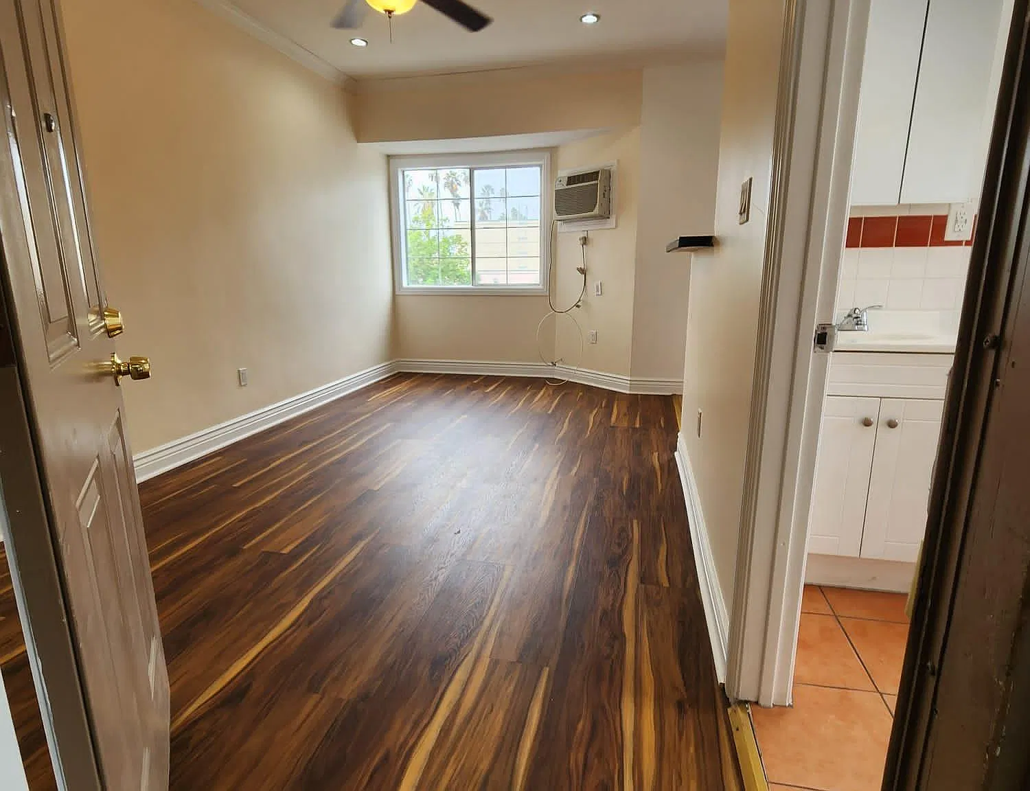 Studio, 400 sqft, $1,250 — Photo 1
