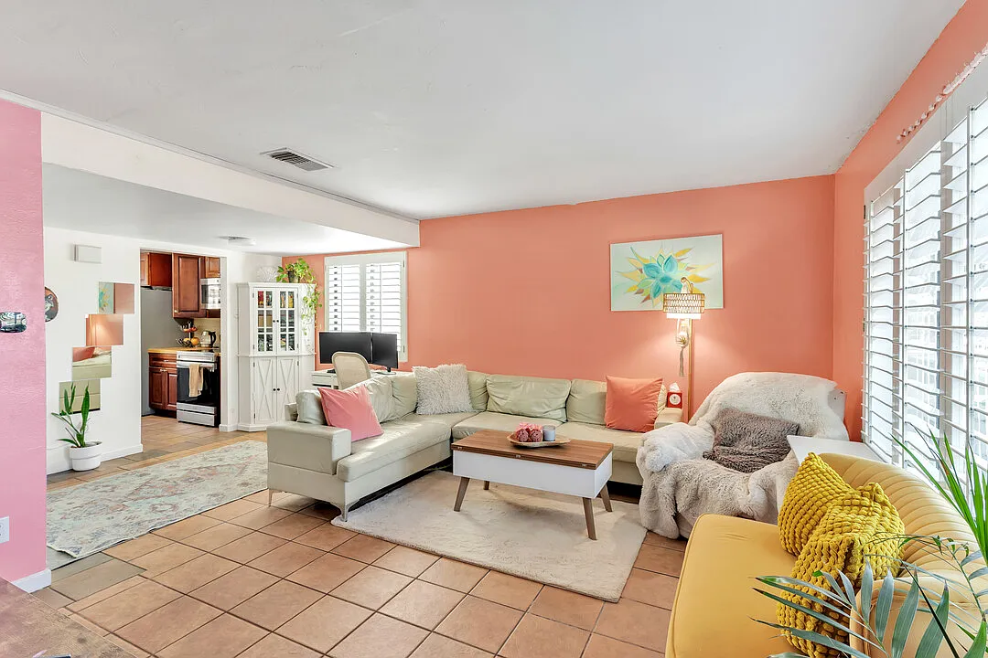 2 bed, 1.5 bath, 1116 sqft, $2,690 — Photo 2