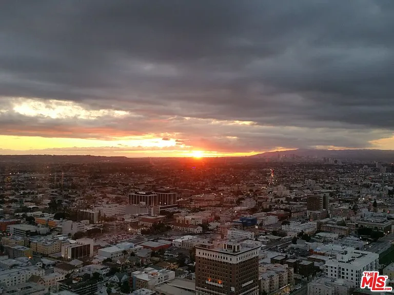 1100 Wilshire Blvd #3001 — Photo 22
