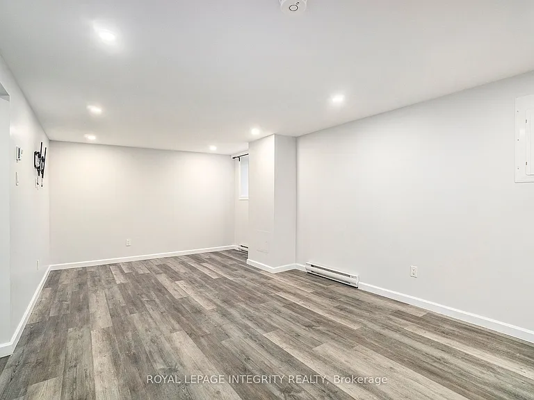 22 Dollard St #B — Photo 8