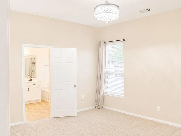 2814 Silver Bend Ln — Photo 16