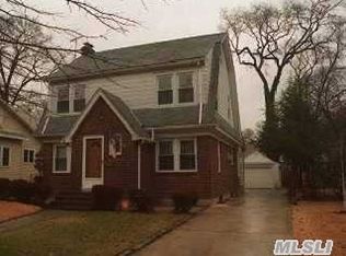 577 Tennyson Ave, Baldwin, NY 11510