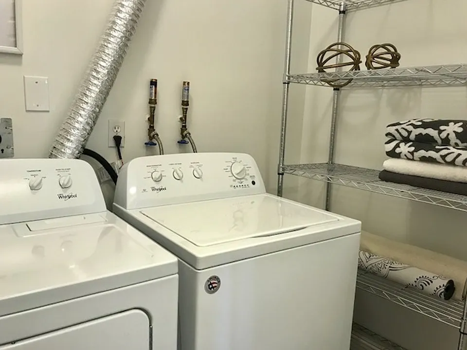 8142 120a St #404