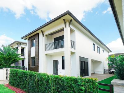 8208 Central Park Blvd, Doral, FL, 33166