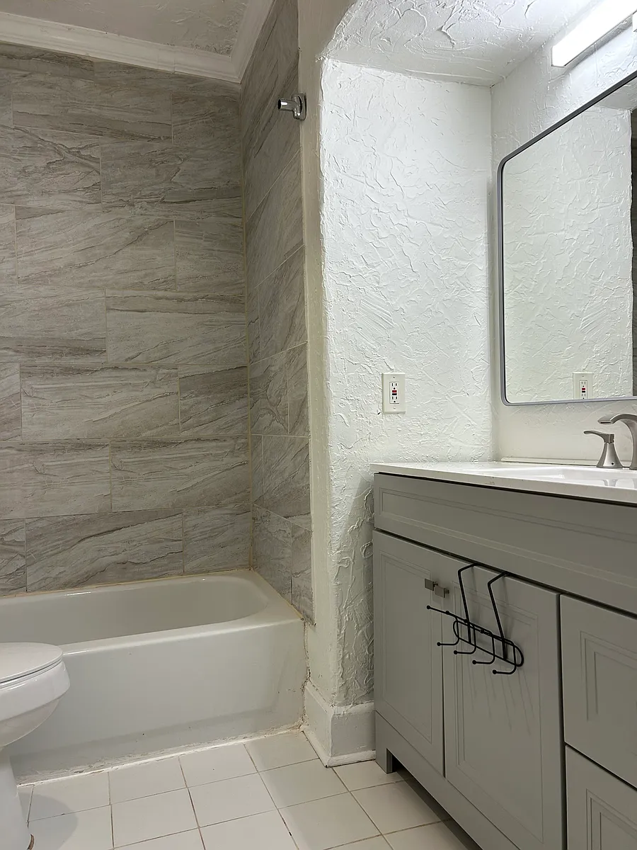 Building Photo - 1165 Riverside Dr #1