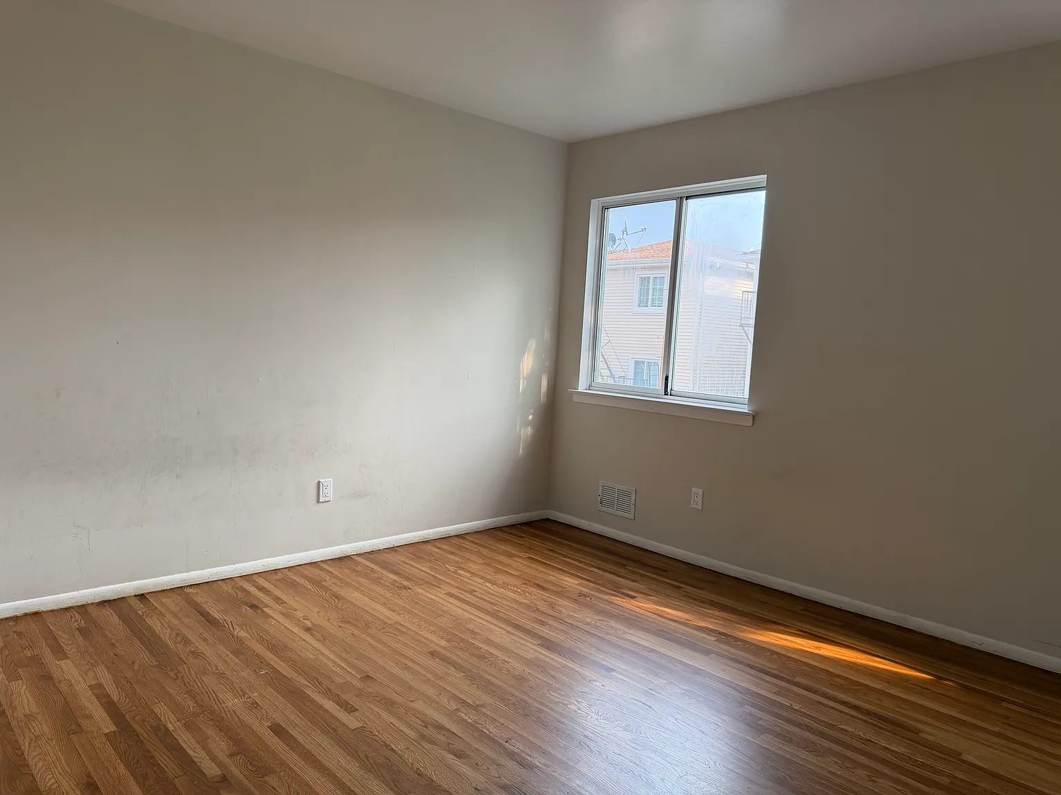 2 bed, $2,300 — Photo 4