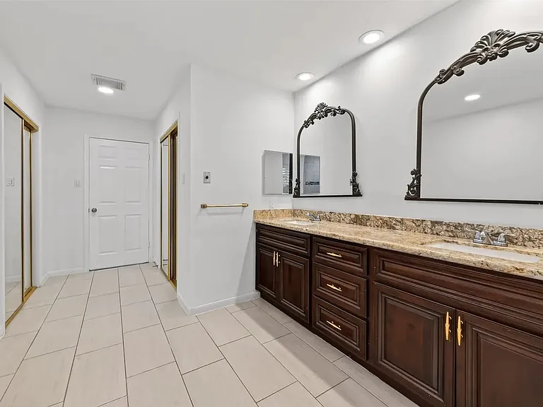 4019 Saint Michaels Ct — Photo 31