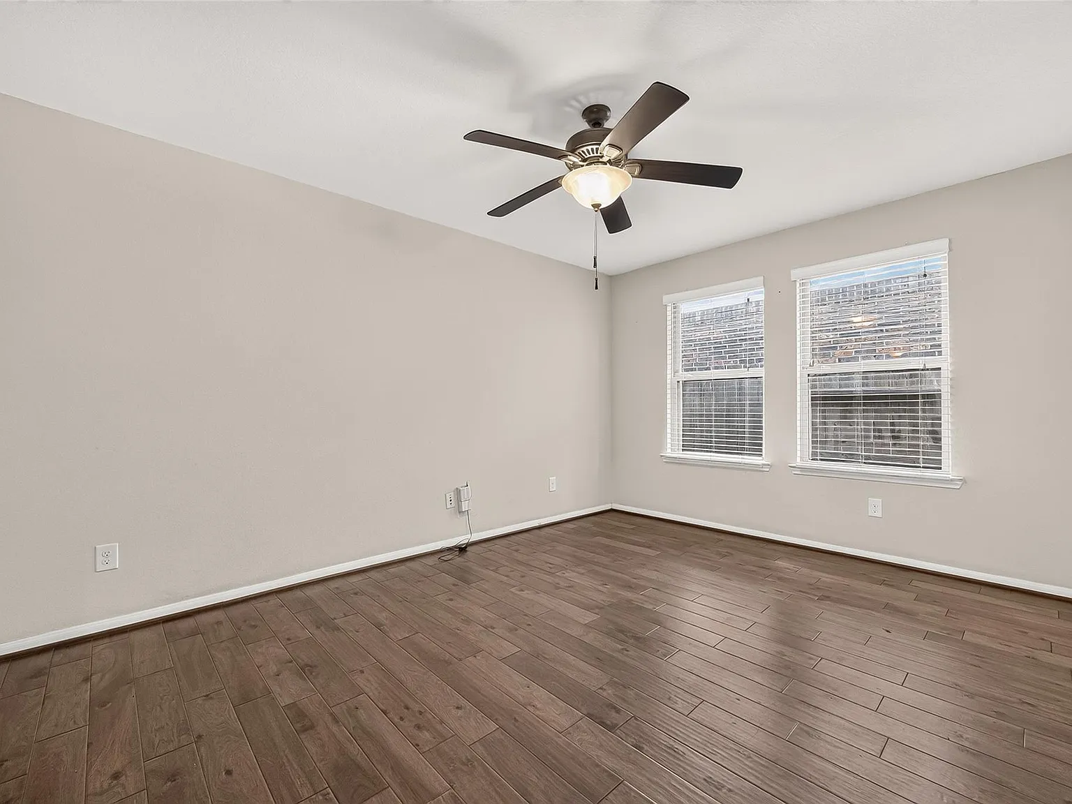 3 bed, 2.0 bath, 2102 sqft, $2,250 — Photo 4