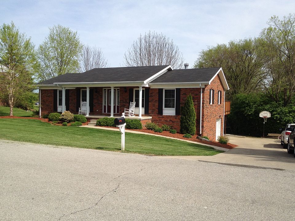 1st image of 827 Terre Haute Dr