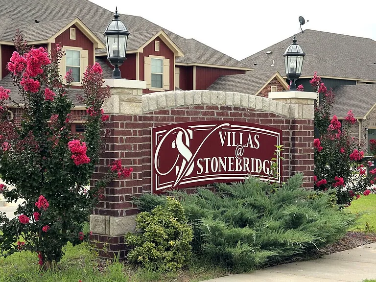 Villas at Stonebridge — Photo 1