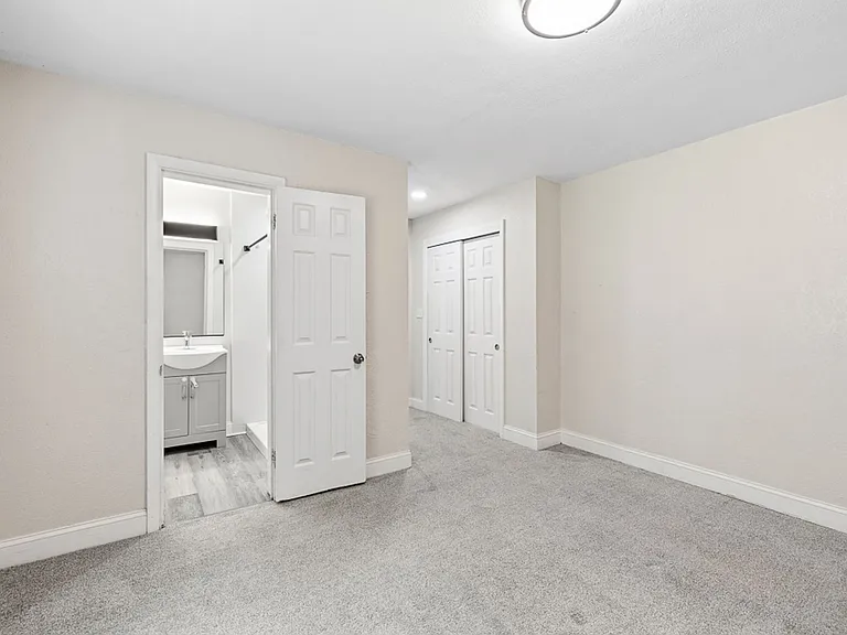 408 E Little Creek Rd — Photo 17