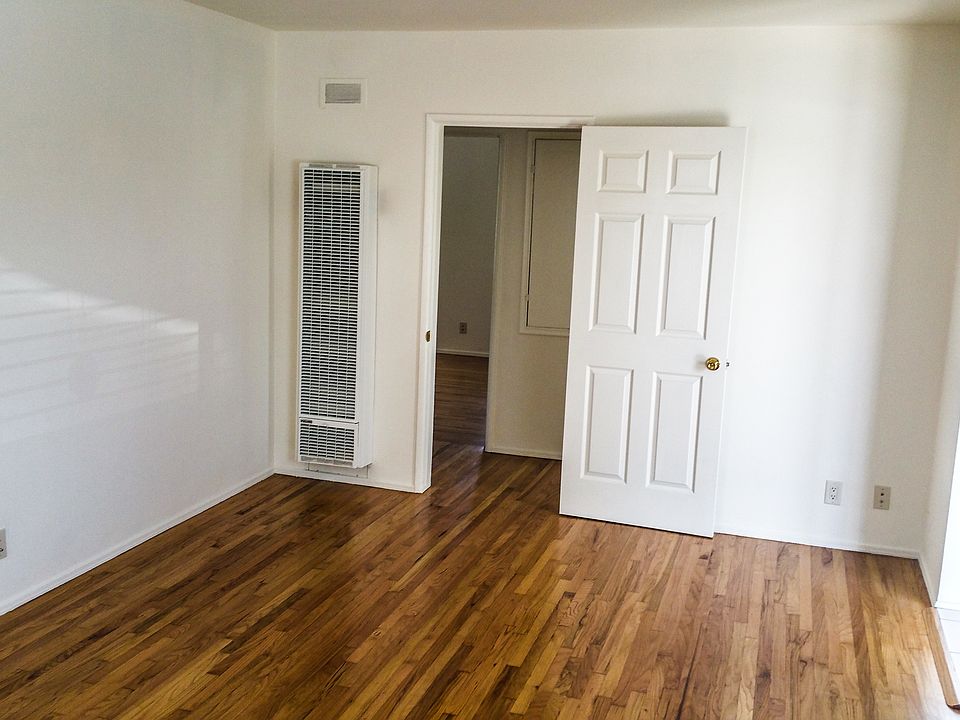 1st image of 21107 Royal Blvd