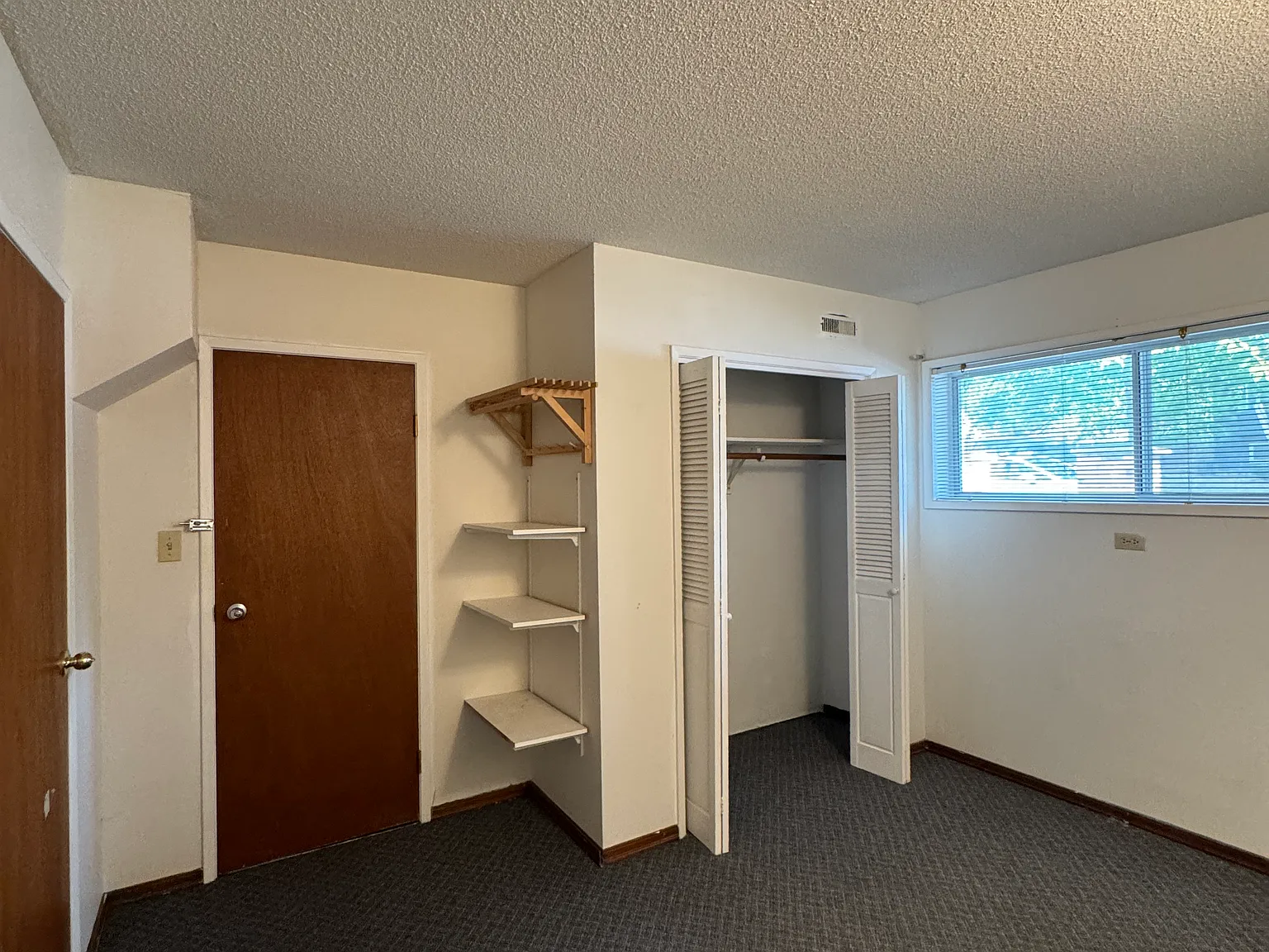 3 bed, 1000 sqft, $1,650 — Photo 4