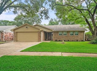 16330 Autumn Wind Dr, Houston, TX 77090