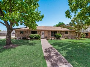 906 Sandy Trail Dr, Allen, TX 75002