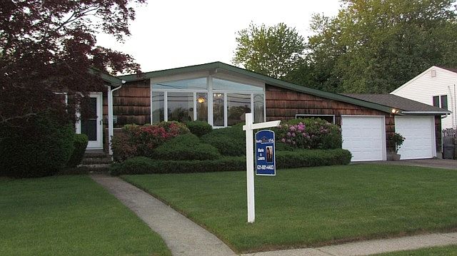 2nd image of 17 Strathmore Dr