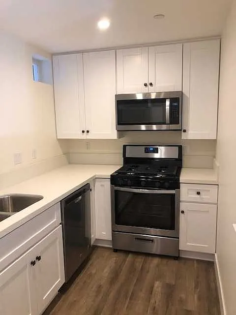 Sparks Apartments — Photo 4