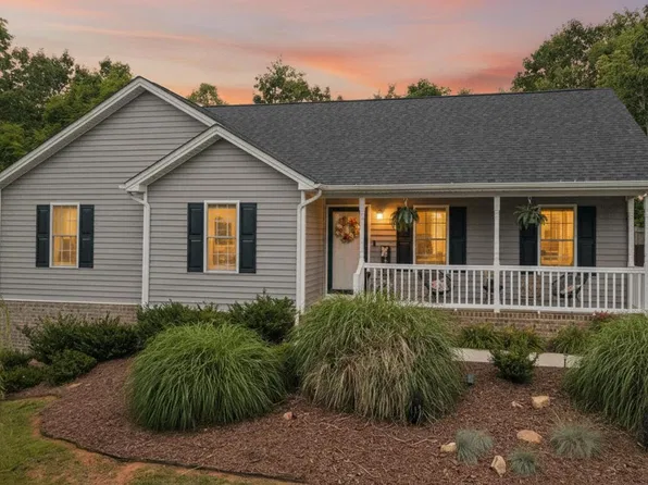 67 Valleyview Dr, Madison Heights, VA 24572