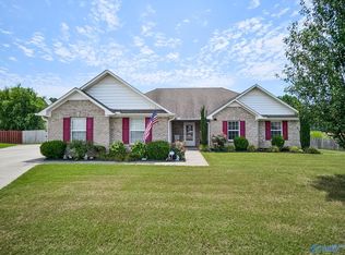16580 Bellewood Dr, Athens, AL 35613