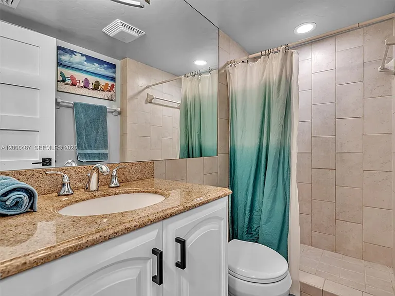 9340 Lagoon Pl #303 — Photo 34