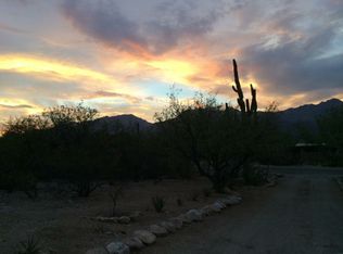 8410 E Surrey Trl, Tucson, AZ 85750