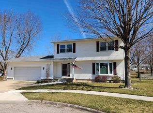 209 Zachary Ct, Waterloo, IA 50701